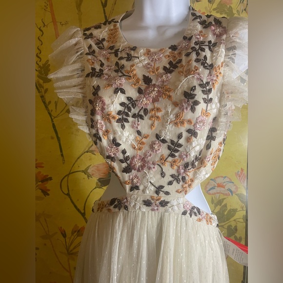 Mac Duggal 35106 Floral Embroidered Tiered Cutout Maxi Dress Size 8 - Picture 6 of 7